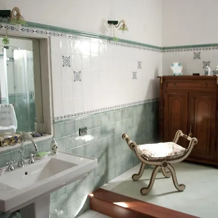 Bed & Breakfast Corte Leopoli 3*