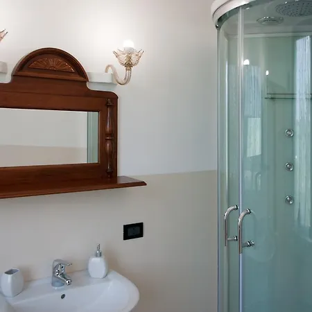 Corte Leopoli Bed & Breakfast Buscoldo